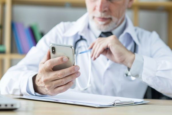 Aplikasi Konsultasi Dokter: Memudahkan Masyarakat Mendapatkan Pelayanan Kesehatan