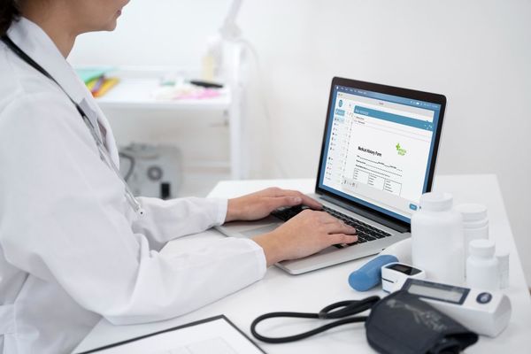 Manfaat Rekam Medis Elektronik dalam Pelayanan Kesehatan