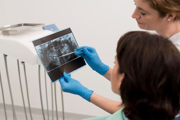 Memanfaatkan Teknologi untuk Meningkatkan Mutu Layanan: Odontogram Elektronik dalam Praktek Gigi Modern