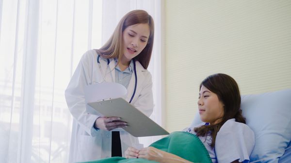 Sistem Rekam Medis Bidan Indonesia: Saatnya Praktik Anda Naik Level dengan Assist.id!
